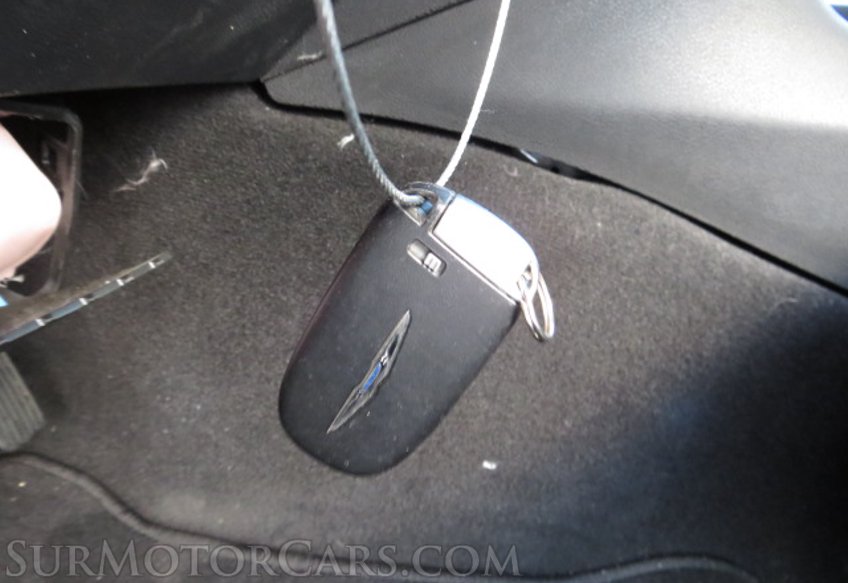 2021 Chrysler 300 - Image 37