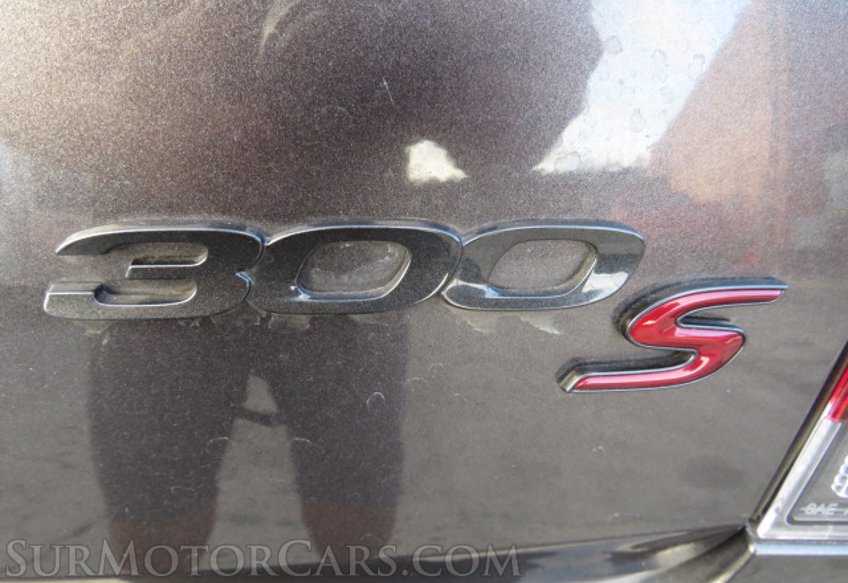 2021 Chrysler 300 - Image 19