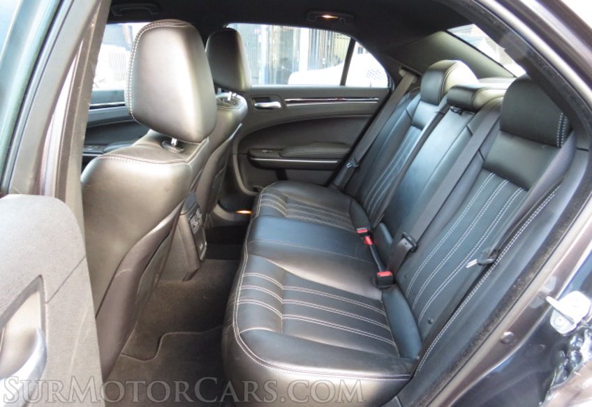 2021 Chrysler 300 - Image 30