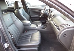 2021 Chrysler 300 - Image 25