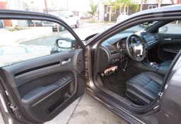 2021 Chrysler 300 - Image 20