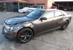 2021 Chrysler 300 - Image 2