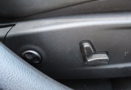 2021 Chrysler 300 - Image 40