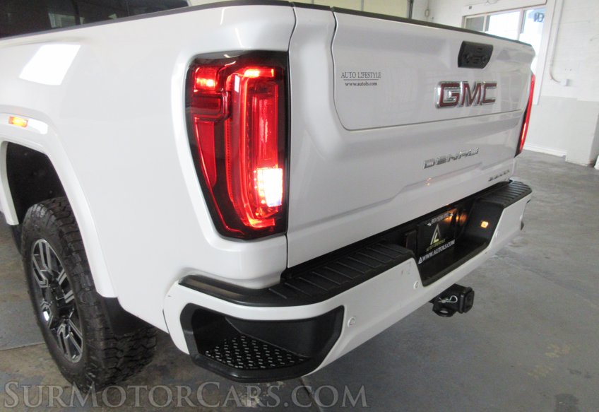 2023 GMC Sierra 3500HD - Image 31