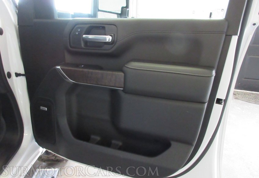 2023 GMC Sierra 3500HD - Image 92