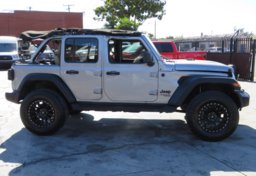 2018 Jeep Wrangler Unlimited - Image 11