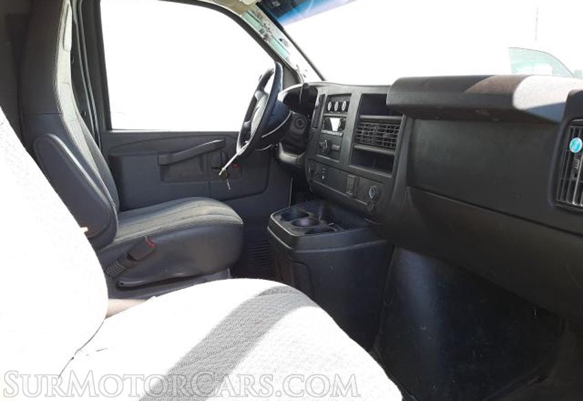 2017 Chevrolet Express Cargo Van - Image 5