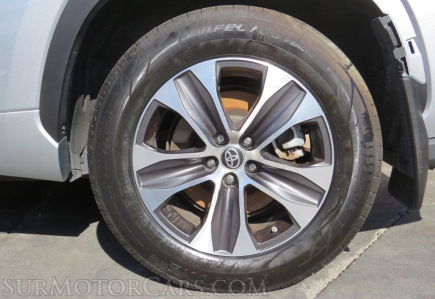 2022 Toyota Highlander - Image 20