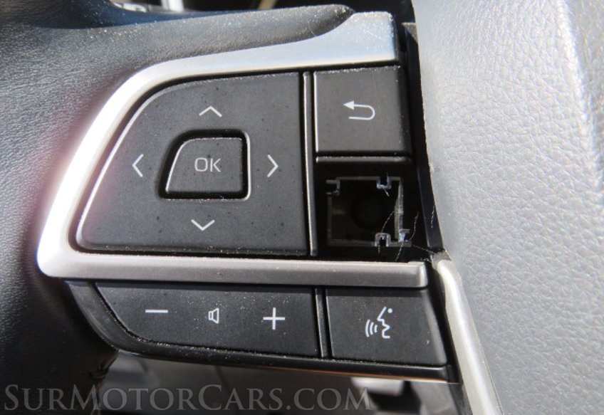 2022 Toyota Highlander - Image 35