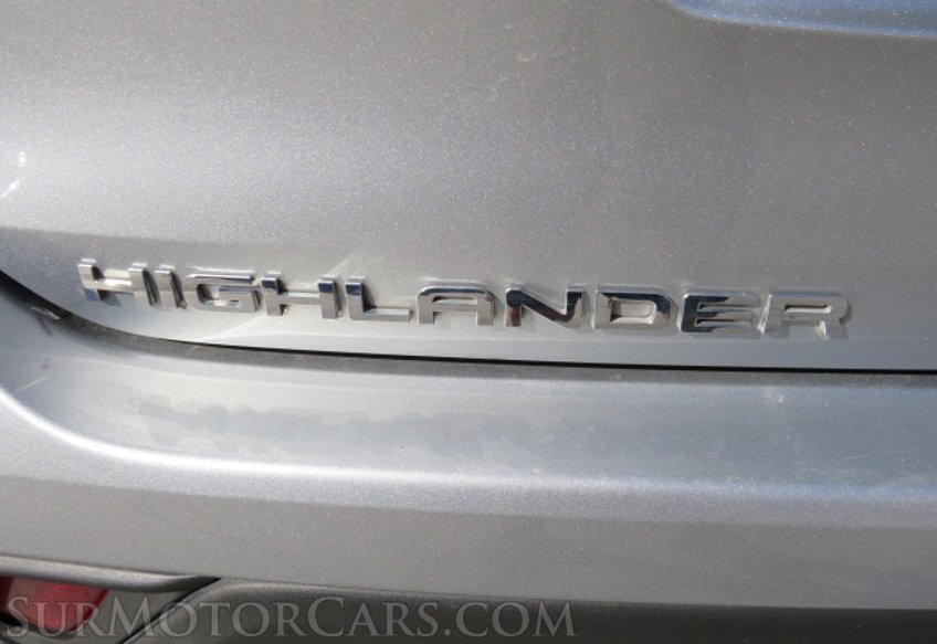 2022 Toyota Highlander - Image 18