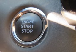 2022 Toyota Highlander - Image 37