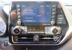 2022 Toyota Highlander - Image 42