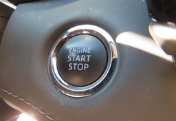 2022 Toyota Highlander - Image 38