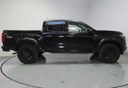2023 Chevrolet Colorado 4x4 Trail Boss - Image 10