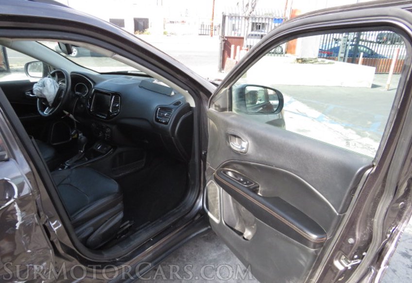 2020 Jeep Compass - Image 25