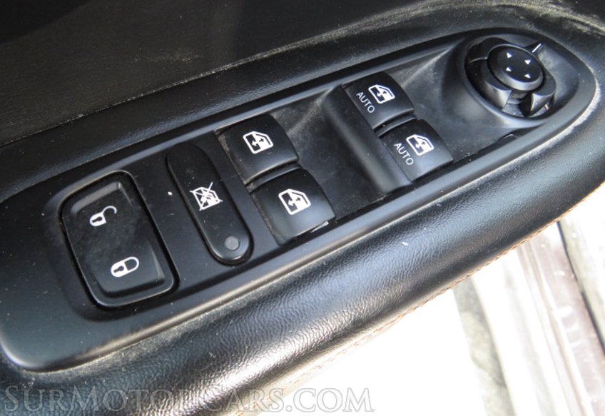 2020 Jeep Compass - Image 36