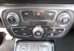 2020 Jeep Compass - Image 39