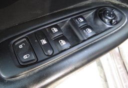 2020 Jeep Compass - Image 36