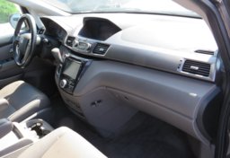 2015 Honda Odyssey - Image 28