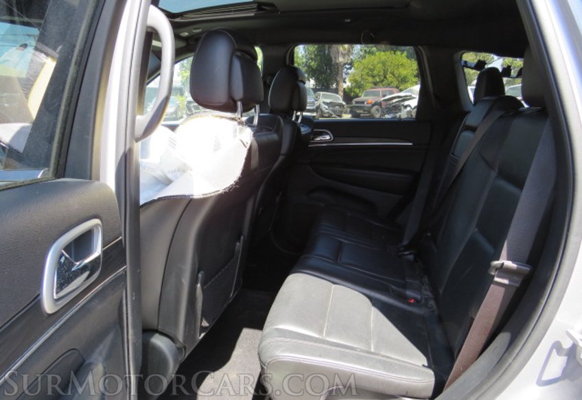 2020 Jeep Grand Cherokee - Image 29