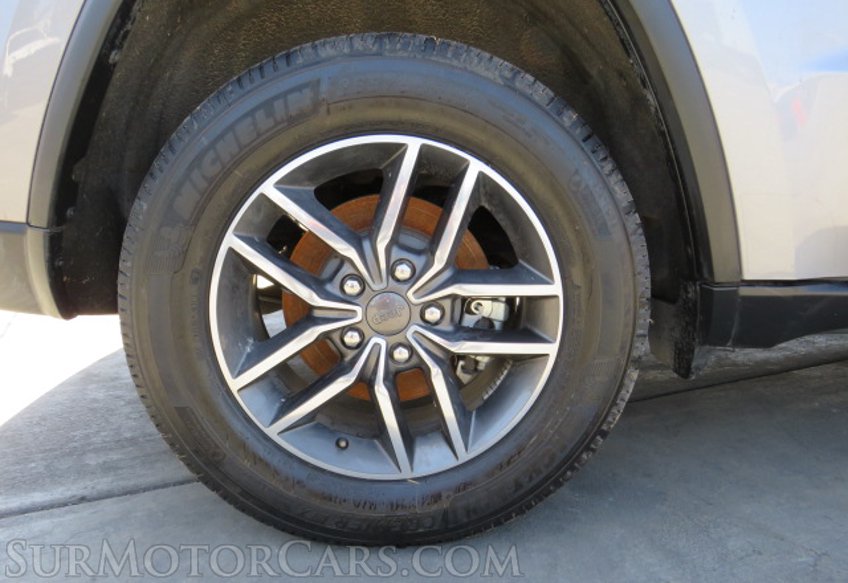 2020 Jeep Grand Cherokee - Image 18