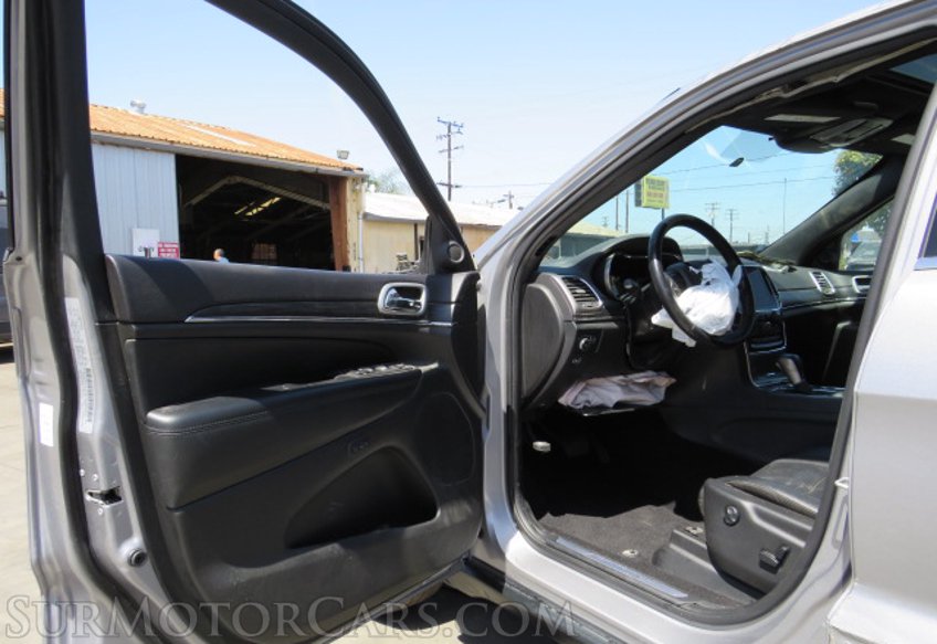 2020 Jeep Grand Cherokee - Image 20