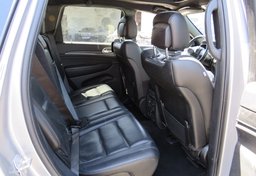 2020 Jeep Grand Cherokee - Image 30