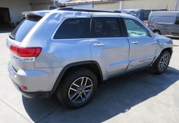 2020 Jeep Grand Cherokee - Image 9