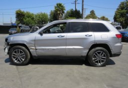 2020 Jeep Grand Cherokee - Image 5