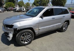 2020 Jeep Grand Cherokee - Image 2