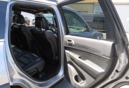 2020 Jeep Grand Cherokee - Image 27