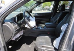 2020 Jeep Grand Cherokee - Image 25