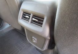 2020 Chevrolet Equinox - Image 23