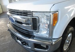 2017 Ford Super Duty F-350 SRW - Image 15