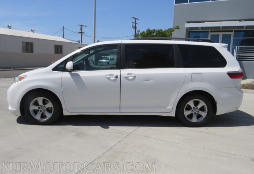 2015 Toyota Sienna - Image 9