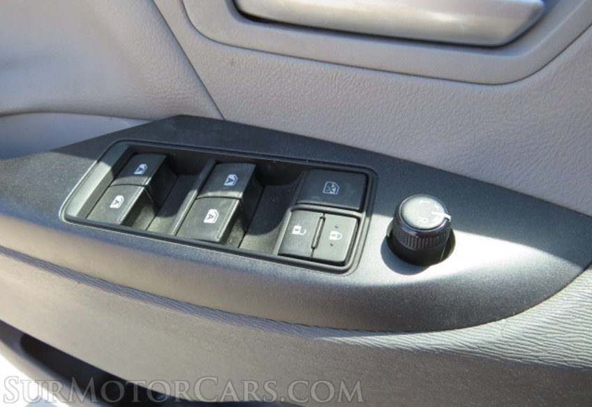 2015 Toyota Sienna - Image 48