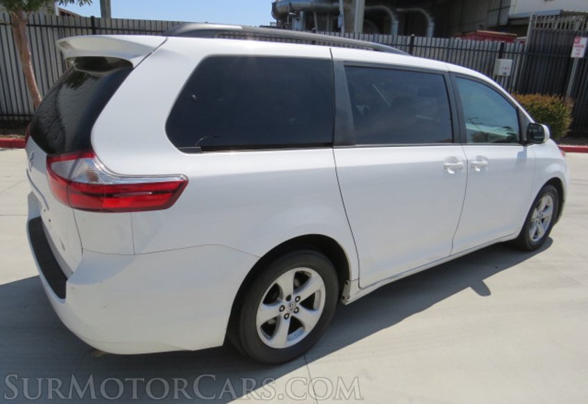 2015 Toyota Sienna - Image 7