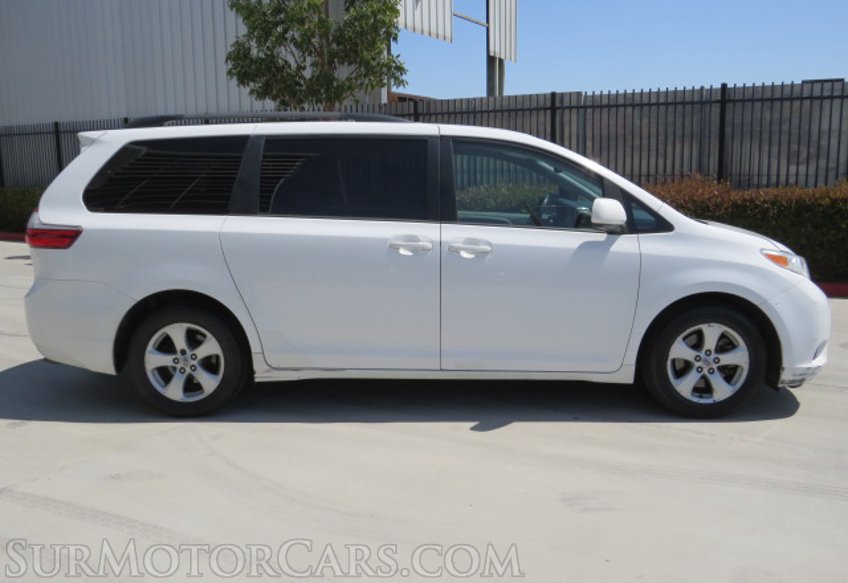 2015 Toyota Sienna - Image 10