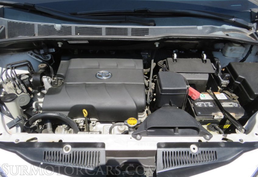 2015 Toyota Sienna - Image 52