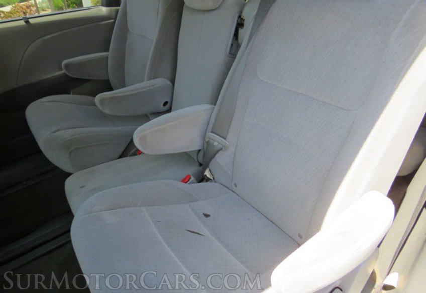 2015 Toyota Sienna - Image 31