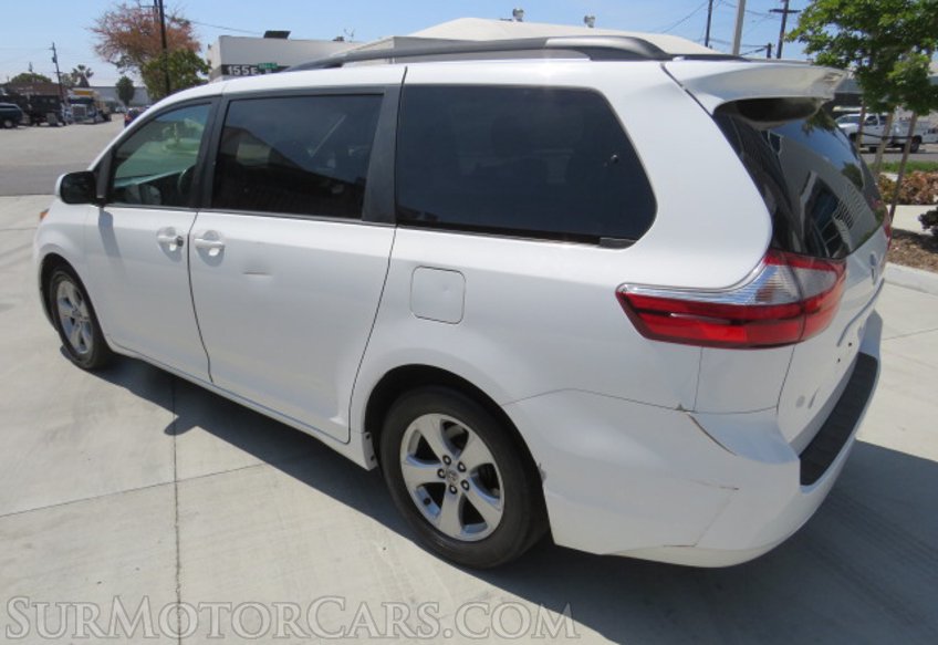 2015 Toyota Sienna - Image 8