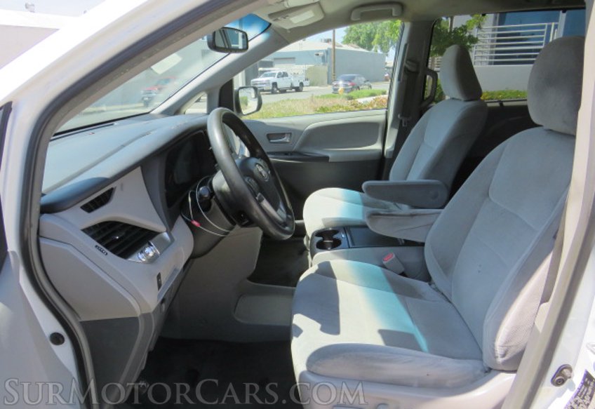 2015 Toyota Sienna - Image 20