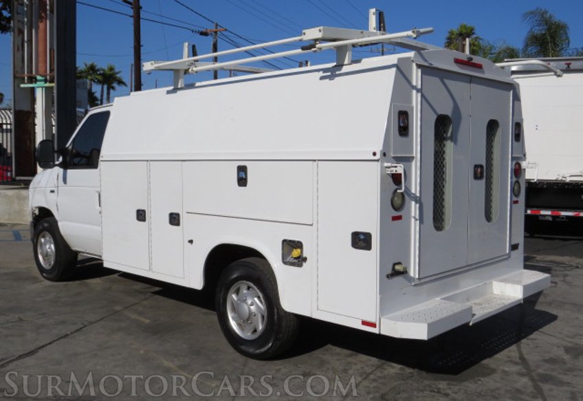 2015 Ford Econoline Commercial Cutaway - Image 5