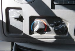 2015 Ford Econoline Commercial Cutaway - Image 36