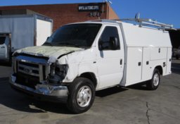 2015 Ford Econoline Commercial Cutaway - Image 2