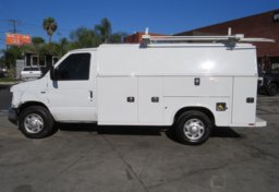2015 Ford Econoline Commercial Cutaway - Image 10
