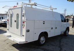 2015 Ford Econoline Commercial Cutaway - Image 6