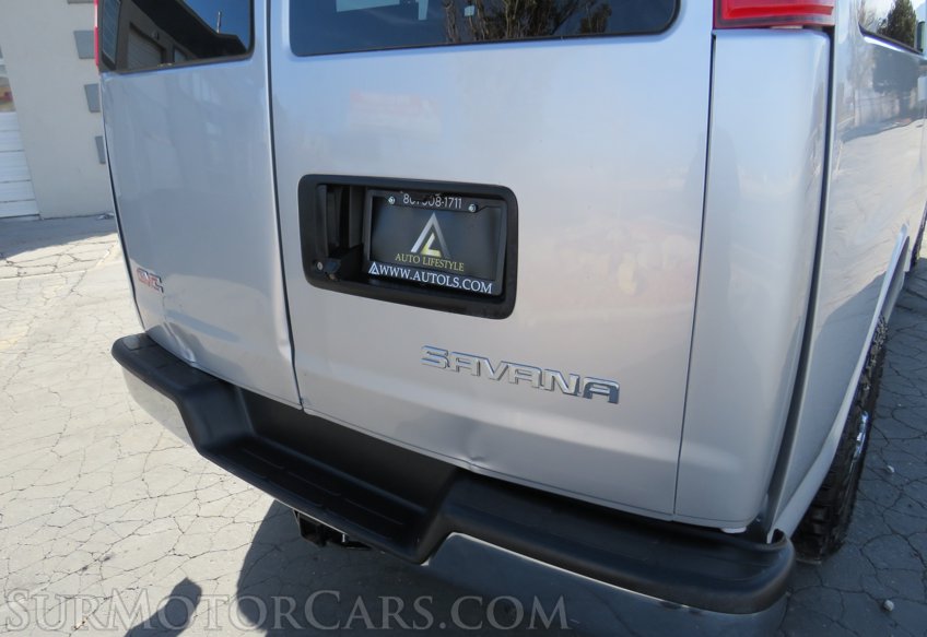 2018 GMC Savana Passenger - Image 21