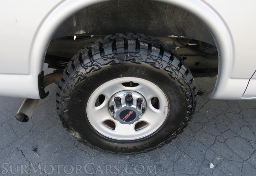 2018 GMC Savana Passenger - Image 24