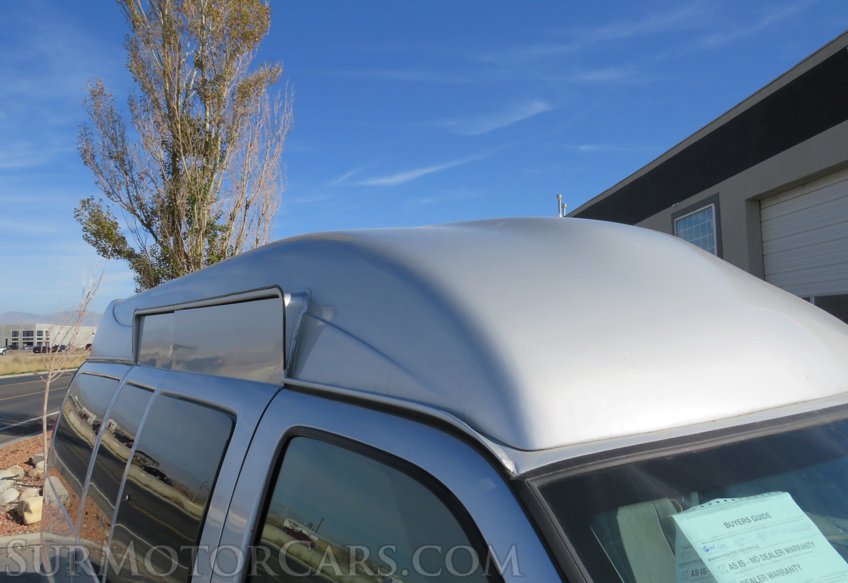 2018 GMC Savana Passenger - Image 17